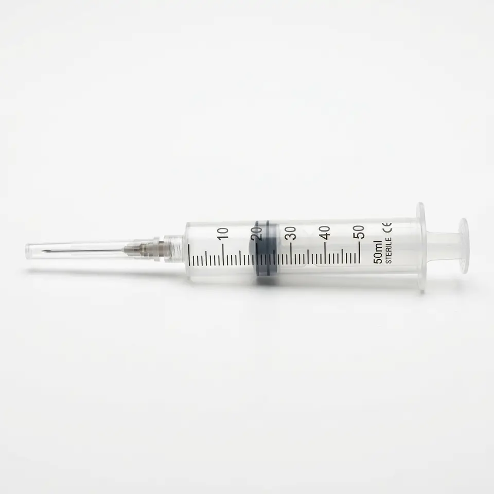 Seringue 50 ml pour injection et prélèvement — bloc opératoire — illustration